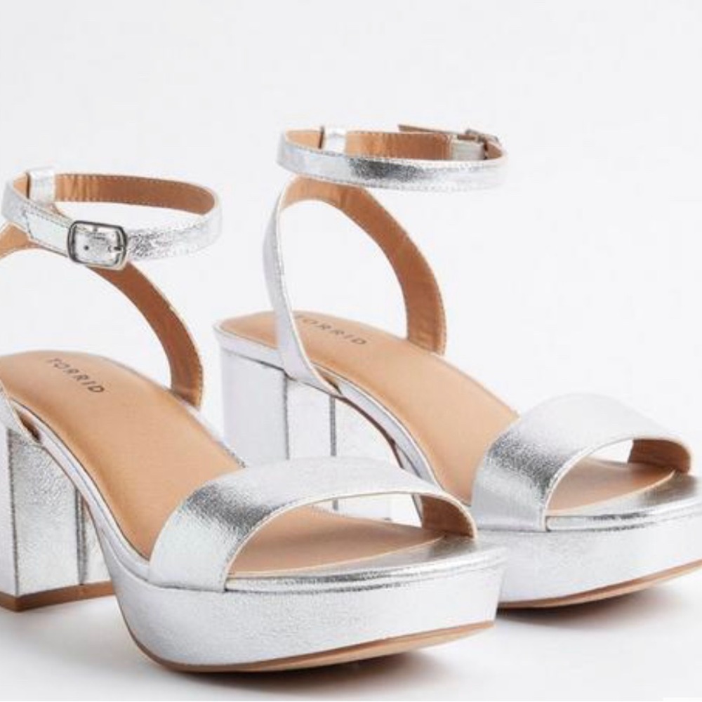 Crinkle Platform Block Heel Silver (WW)